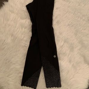 Lululemon scalloped bottom pants with side pocket